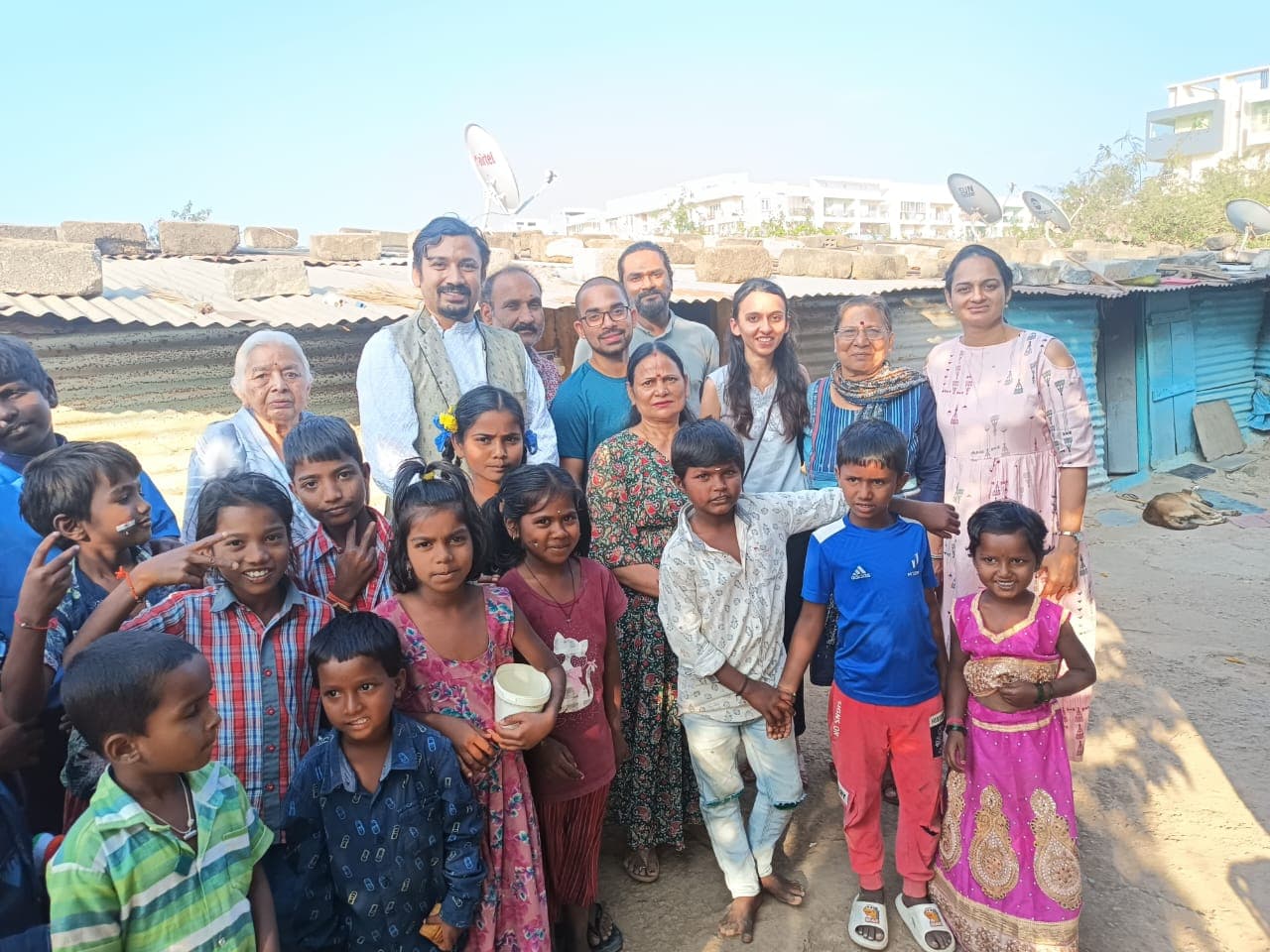 Community Volunteer – Robin Hood Army - Photo 2